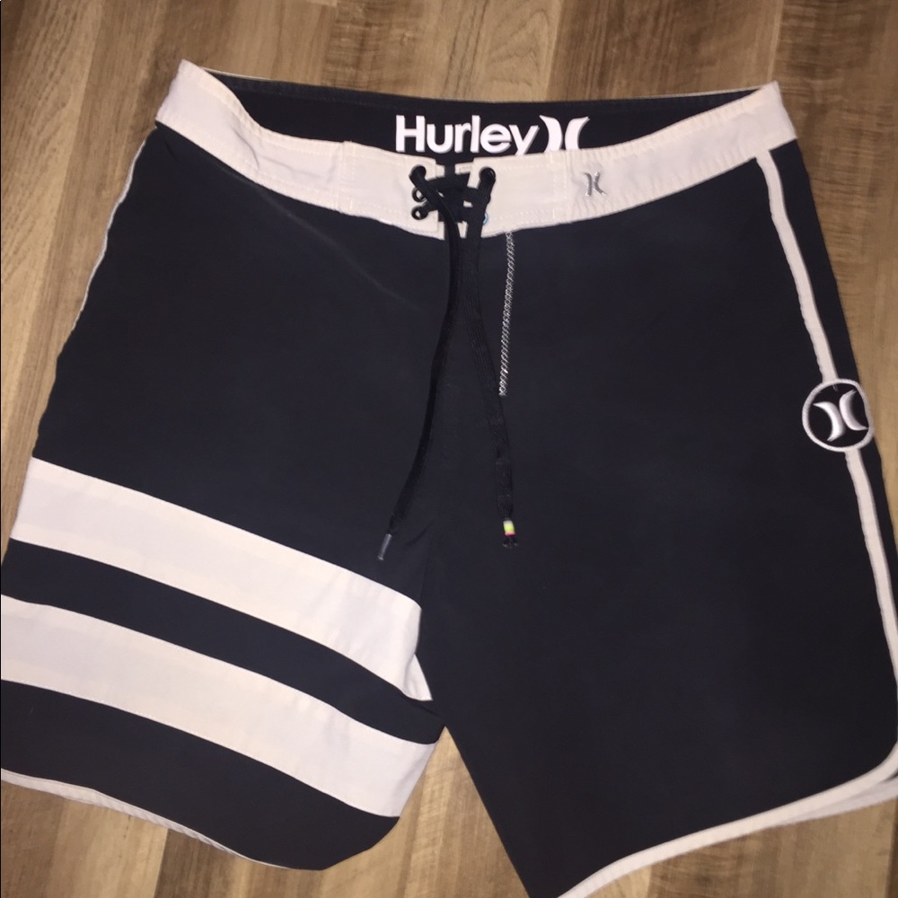 Men’s Hurley phantom board shirts